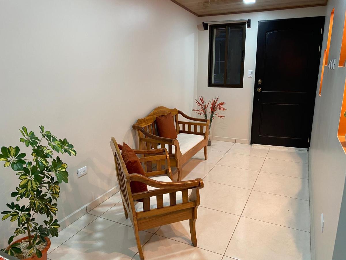 Pura Vida Apartment. 5 Min From Airport Alajuela Exterior photo