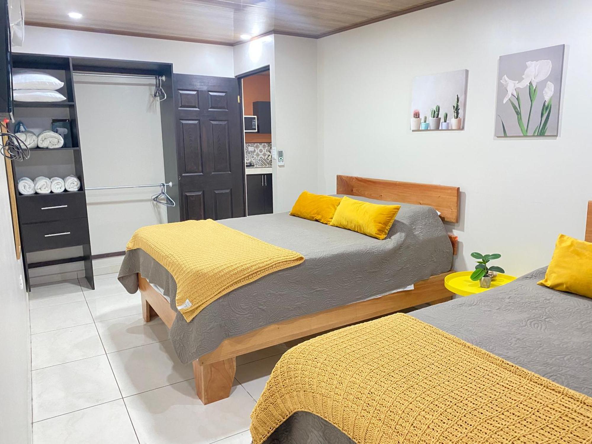 Pura Vida Apartment. 5 Min From Airport Alajuela Exterior photo